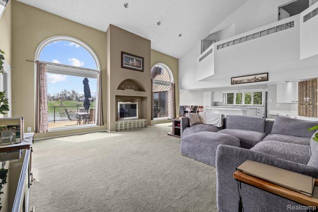 10785 Oxbow Lakeshore Drive, White Lake Charter Township, MI 48386
