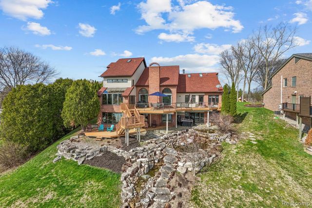 10785 Oxbow Lakeshore Drive, White Lake Charter Township, MI 48386