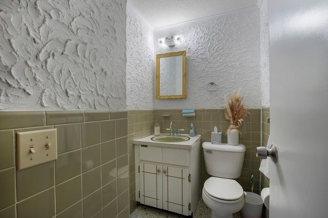 12 Candlewood Lane APT 2-3, Dennis Port, MA 02639