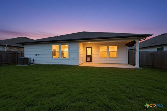 941 Armadillo Drive, Seguin, TX 78155