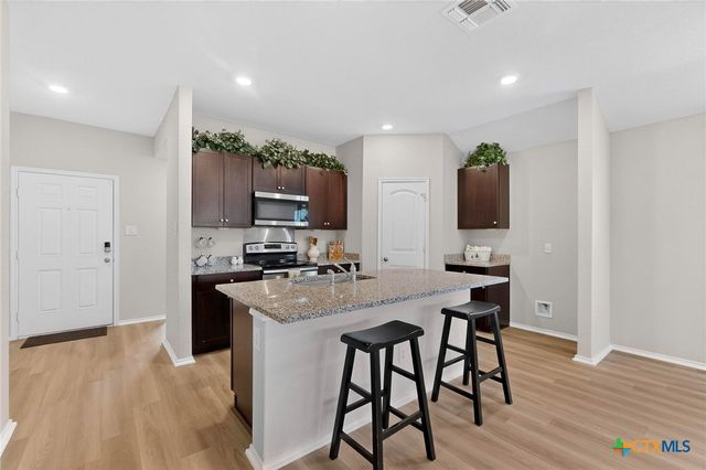 941 Armadillo Drive, Seguin, TX 78155