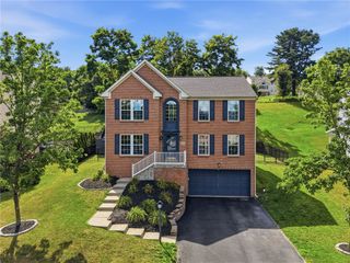 224 Beagle Drive, Moon/crescent Twp, PA 15108