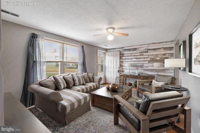 100 ORCHARD ST, Edinburg, VA 22824