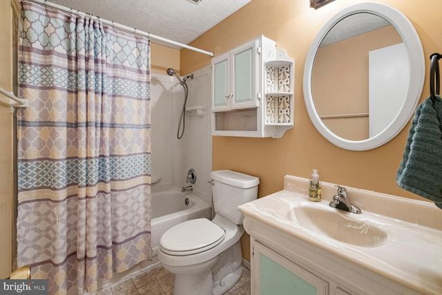 100 ORCHARD ST, Edinburg, VA 22824