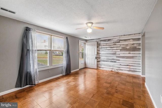 100 ORCHARD ST, Edinburg, VA 22824