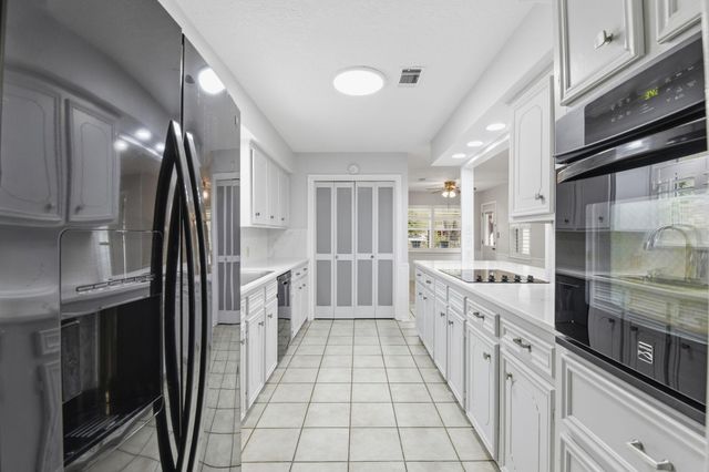 236 Point Clear Drive, Conroe, TX 77304