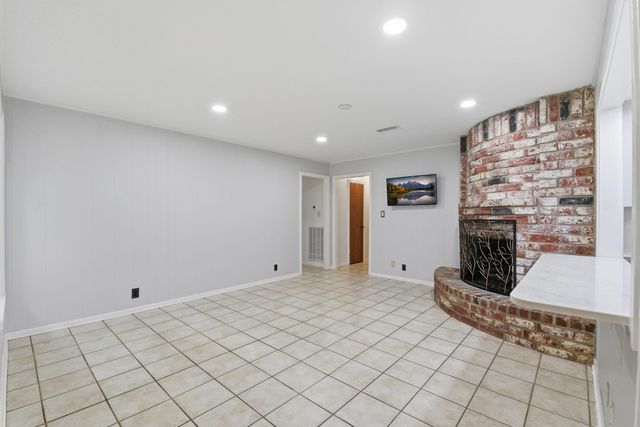 236 Point Clear Drive, Conroe, TX 77304