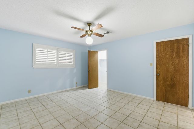 236 Point Clear Drive, Conroe, TX 77304