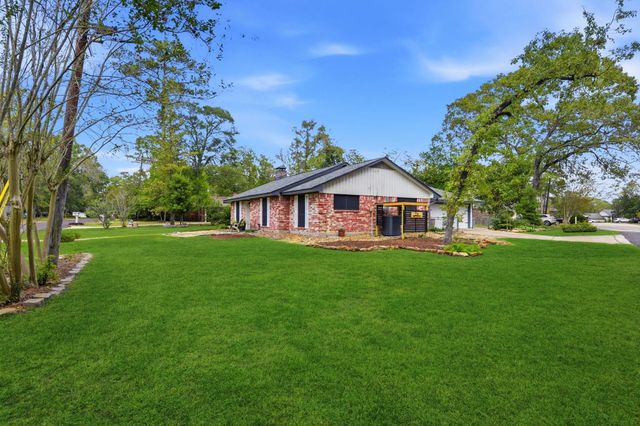 236 Point Clear Drive, Conroe, TX 77304