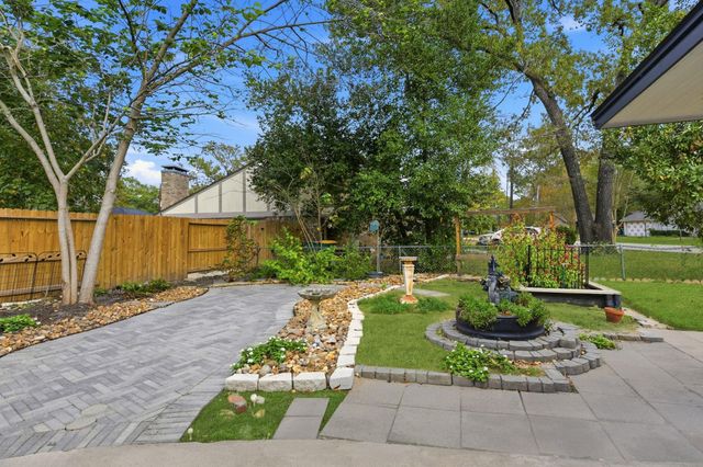 236 Point Clear Drive, Conroe, TX 77304