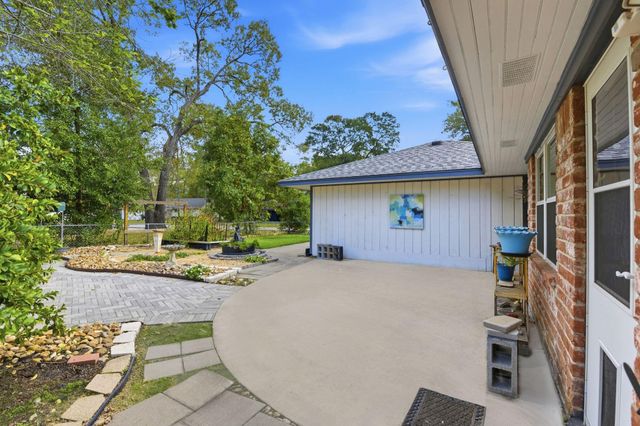 236 Point Clear Drive, Conroe, TX 77304