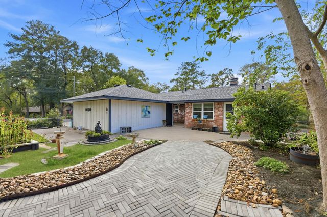 236 Point Clear Drive, Conroe, TX 77304