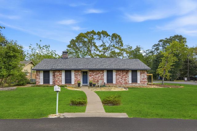 236 Point Clear Drive, Conroe, TX 77304