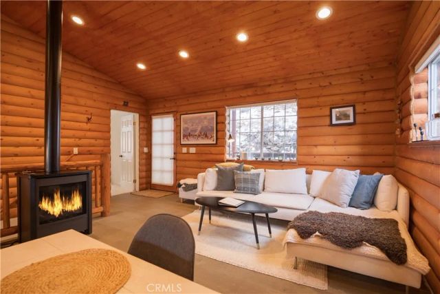 42947 Dogwood Drive, Big Bear, CA 92315