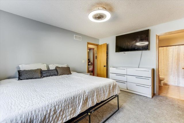 2049 S Crestline Ct, Wichita, KS 67209