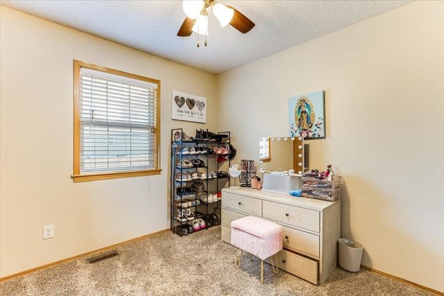 2049 S Crestline Ct, Wichita, KS 67209