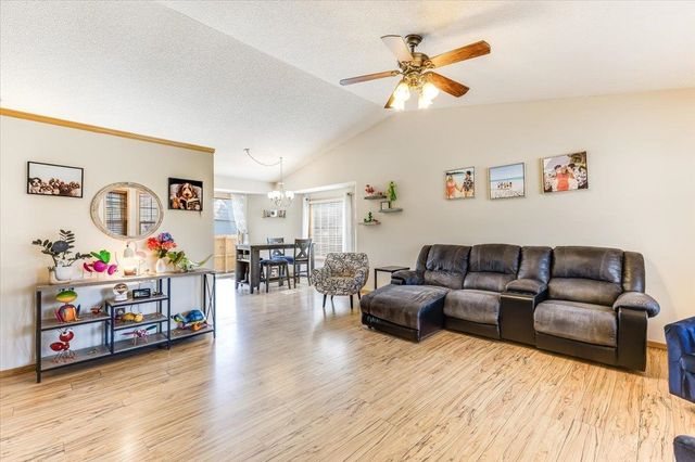 2049 S Crestline Ct, Wichita, KS 67209