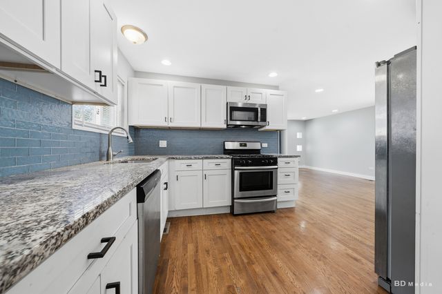 8504 S Calumet Avenue, Chicago, IL 60619