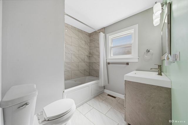8504 S Calumet Avenue, Chicago, IL 60619
