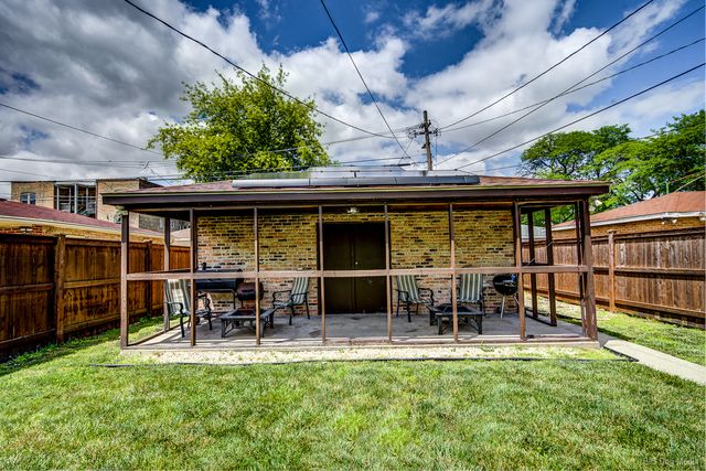 8504 S Calumet Avenue, Chicago, IL 60619