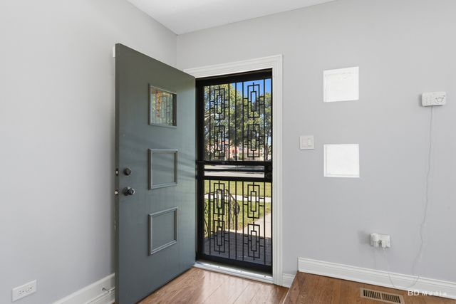 8504 S Calumet Avenue, Chicago, IL 60619
