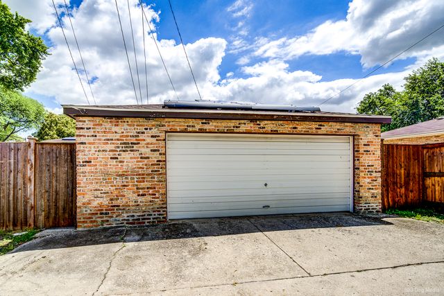 8504 S Calumet Avenue, Chicago, IL 60619