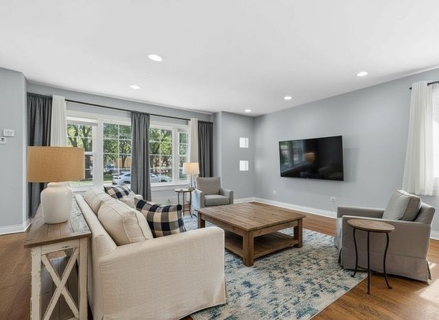 8504 S Calumet Avenue, Chicago, IL 60619