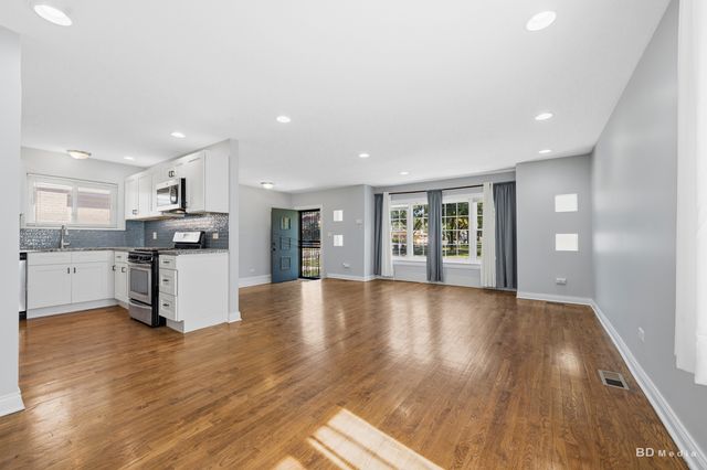 8504 S Calumet Avenue, Chicago, IL 60619