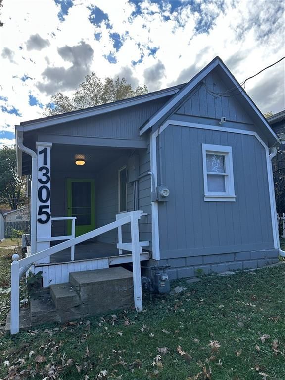 1305 W 21st Street, Lawrence, KS 66046