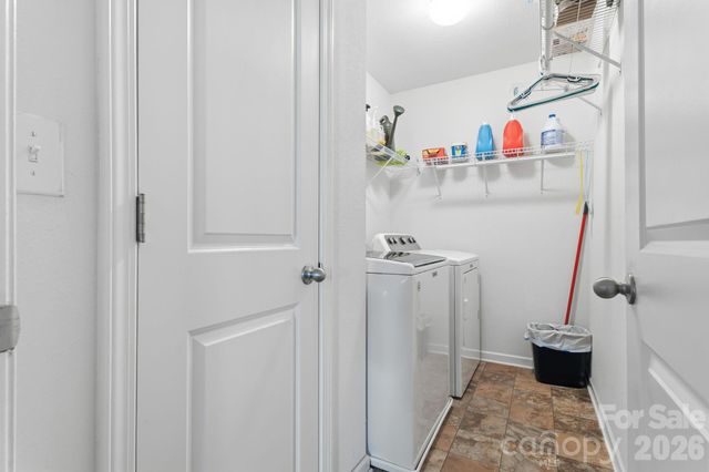 2438 Dewey Creek Lane, Charlotte, NC 28216