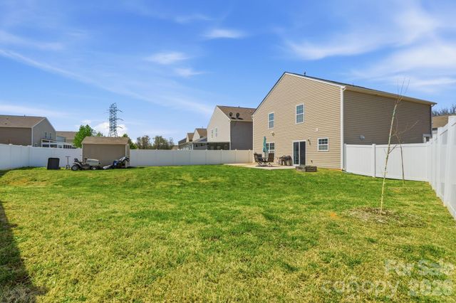 2438 Dewey Creek Lane, Charlotte, NC 28216