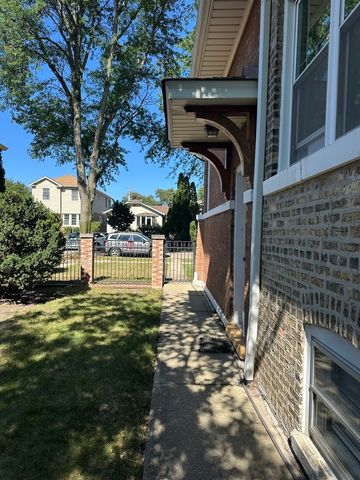 5720 N Manton Avenue, Chicago, IL 60646