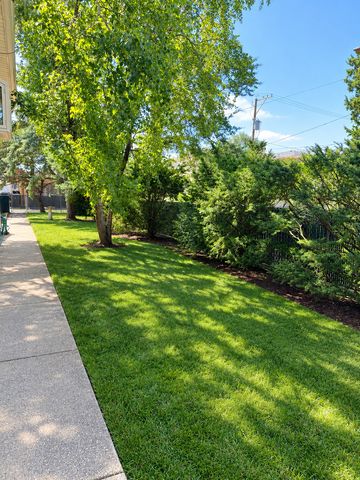 5720 N Manton Avenue, Chicago, IL 60646