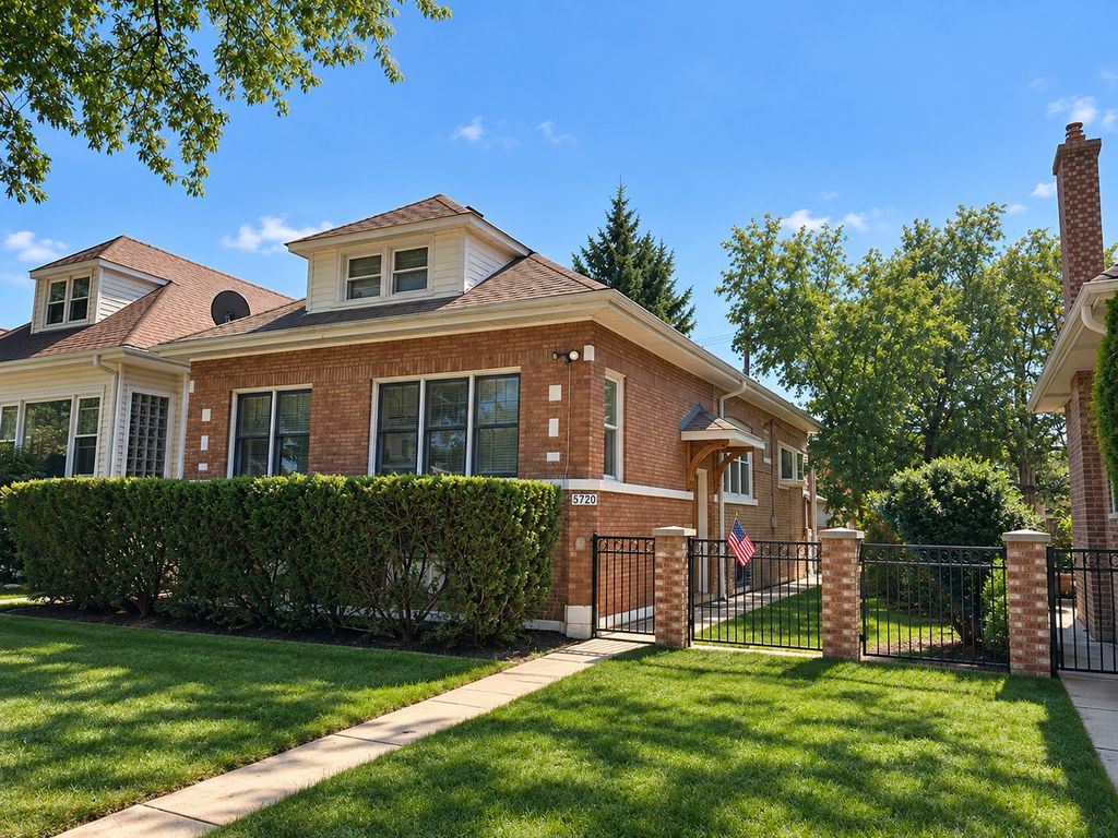 5720 N Manton Avenue, Chicago, IL 60646