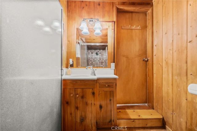 24251 Great View, Crestline, CA 92325