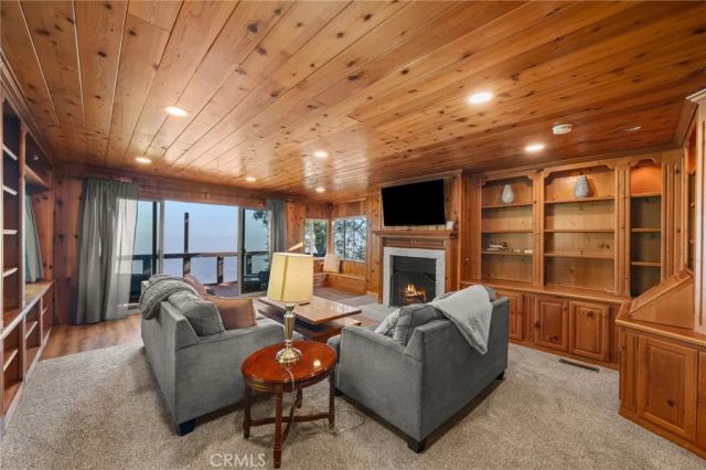 24251 Great View, Crestline, CA 92325