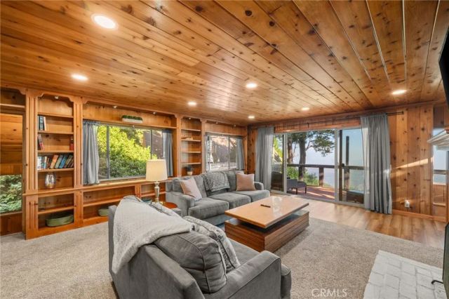 24251 Great View, Crestline, CA 92325