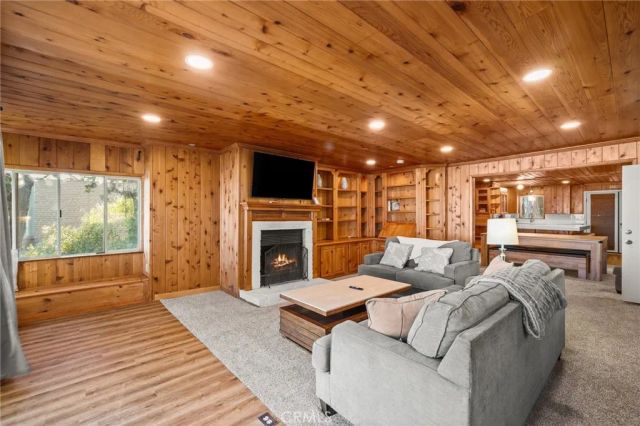 24251 Great View, Crestline, CA 92325