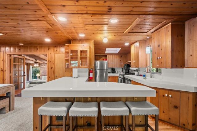 24251 Great View, Crestline, CA 92325