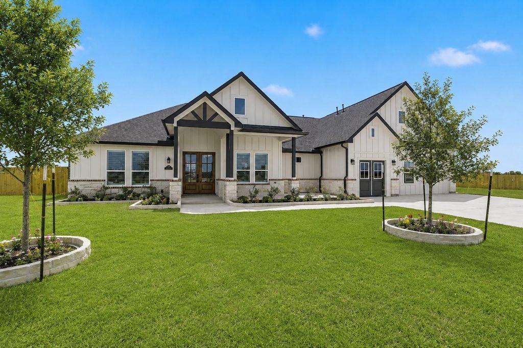 13007 Willow Drive, Needville, TX 77461