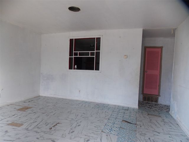 4845 Hillside Avenue, Fort Worth, TX 76119