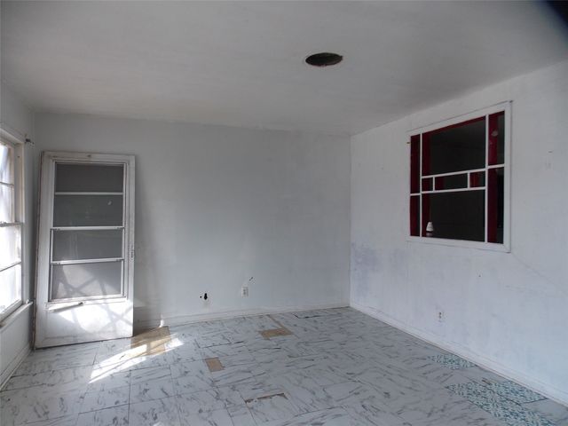 4845 Hillside Avenue, Fort Worth, TX 76119