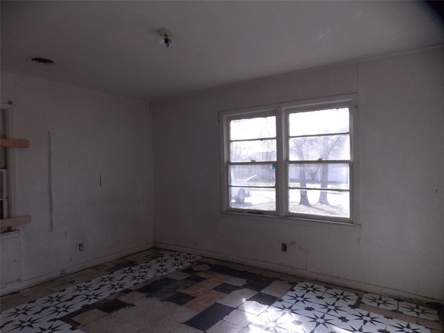 4845 Hillside Avenue, Fort Worth, TX 76119