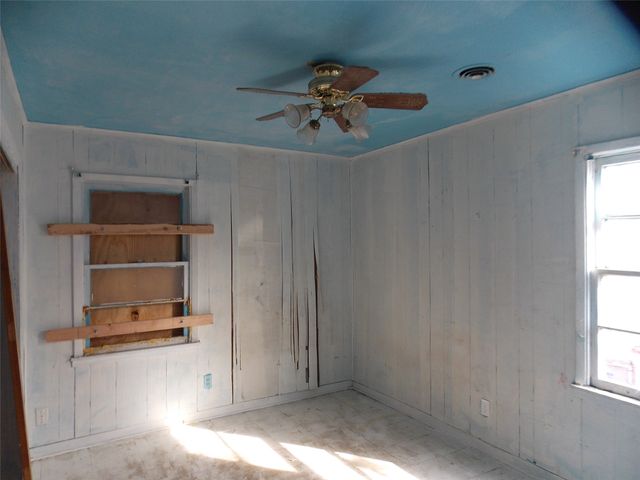 4845 Hillside Avenue, Fort Worth, TX 76119