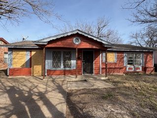 4845 Hillside Avenue, Fort Worth, TX 76119