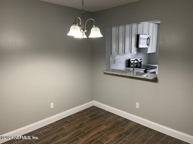 8300 PLAZA GATE Lane 1193, Jacksonville, FL 32217