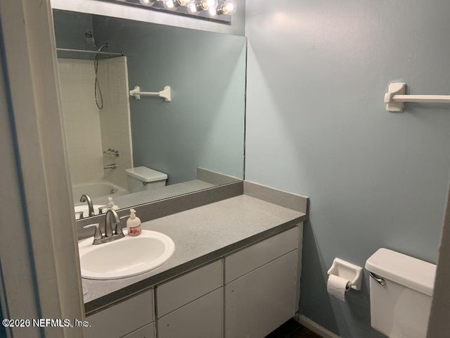 8300 PLAZA GATE Lane 1193, Jacksonville, FL 32217