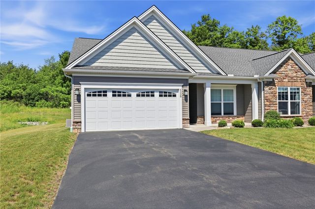 6028 Redfield Drive, Farmington, NY 14425