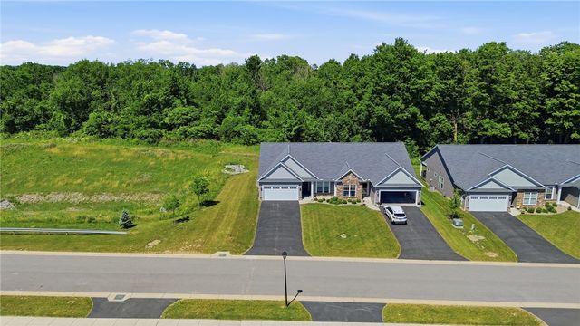 6028 Redfield Drive, Farmington, NY 14425