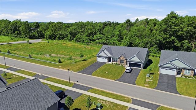6028 Redfield Drive, Farmington, NY 14425